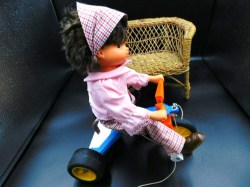 joanie solo bike side